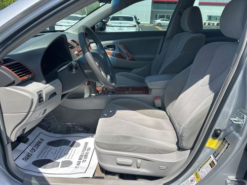 Used 2011 Toyota Camry LE w/ LE Extra-Value Pkg image 2