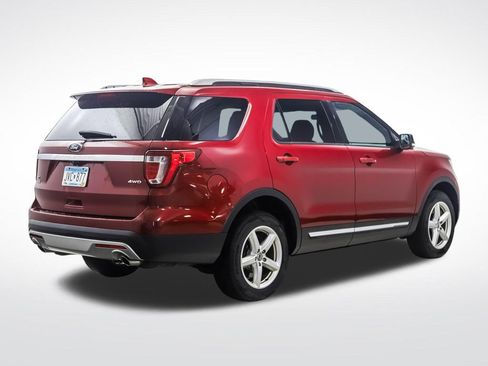 Used 2017 Ford Explorer XLT AWD/4WD image 5