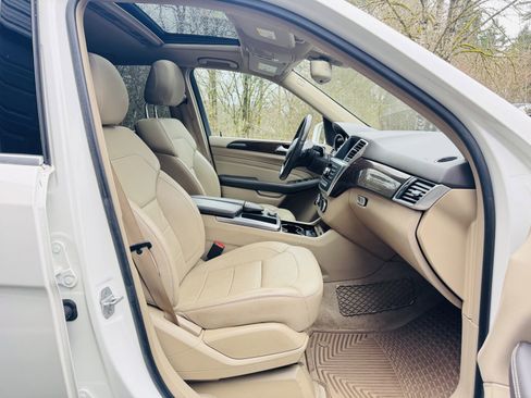 Used 2014 Mercedes-Benz ML 350 4MATIC w/ Premium 1 Package image 14