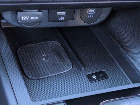 Used 2025 Hyundai Elantra Sport image 31