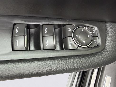 Used 2025 GMC Yukon Denali AWD/4WD image 29