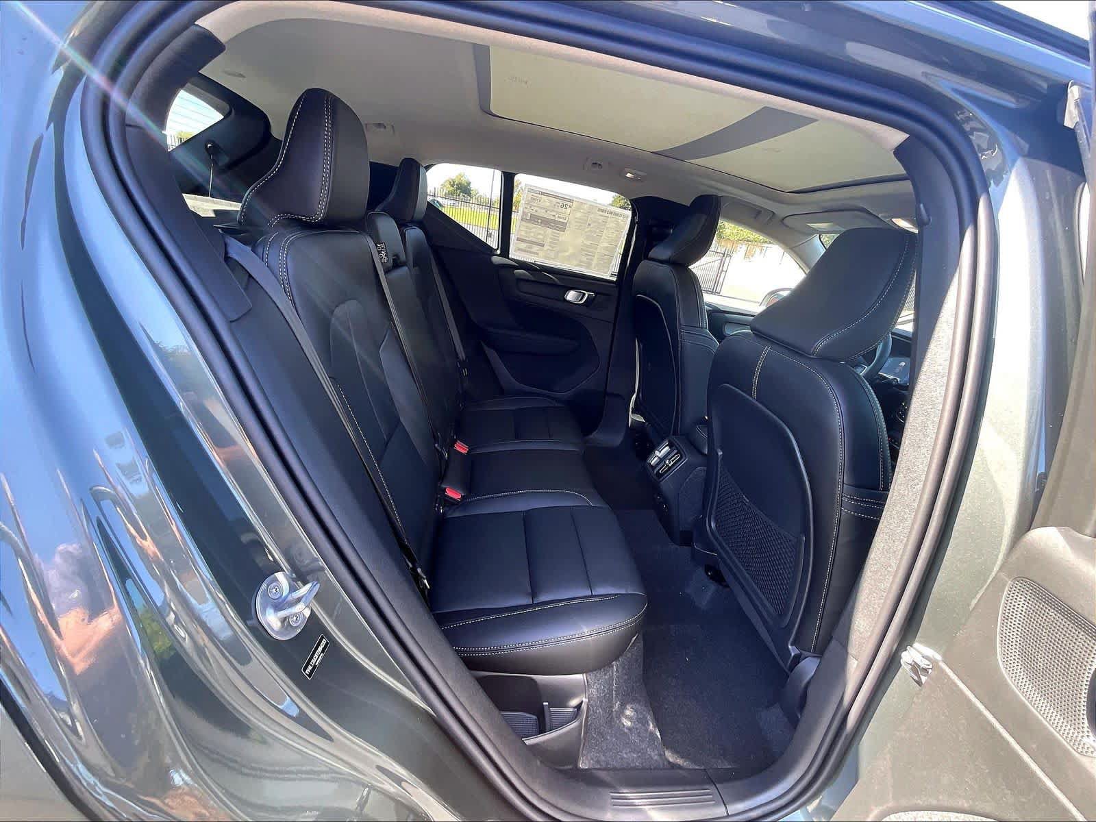 New 2026 Volvo XC40 B5 Plus AWD/4WD image 27