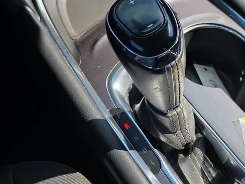 Used 2018 Chevrolet Malibu LT FWD image 22