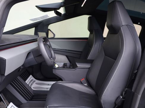 Used 2024 Tesla Cybertruck Cyberbeast AWD/4WD image 14