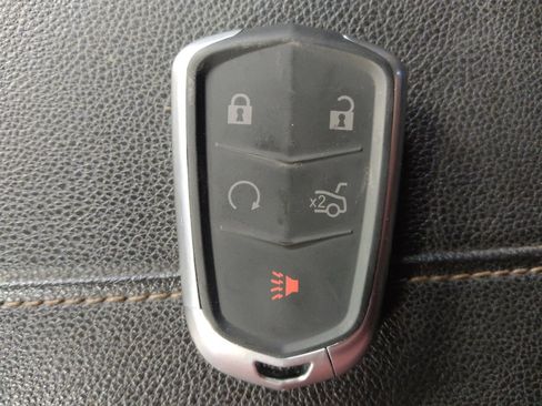 Used 2020 Chevrolet Traverse LS FWD image 32