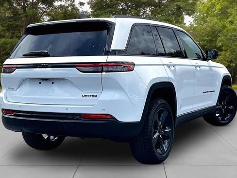 Used 2023 Jeep Grand Cherokee Limited w/ Black Appearance Package RWD image 2