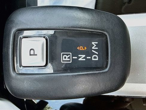 Used 2025 Mitsubishi Outlander SE FWD image 18