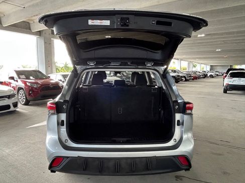 Used 2023 Toyota Highlander L image 38