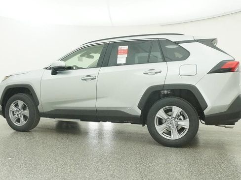 Certified 2025 Toyota RAV4 XLE image 31