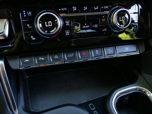 Used 2024 GMC Sierra 1500 Denali w/ Denali Reserve Package image 16