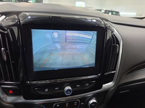 Used 2019 Chevrolet Traverse LT AWD/4WD image 9