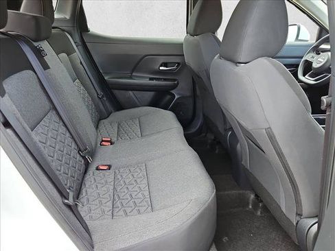 Used 2025 Nissan Kicks SV AWD/4WD image 18