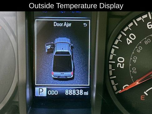 Used 2022 Toyota Tacoma SR AWD/4WD image 9