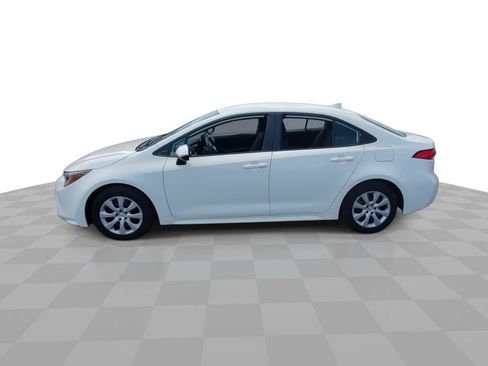 Used 2025 Toyota Corolla LE FWD image 5