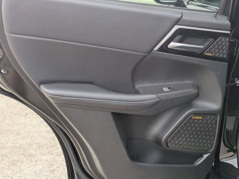New 2026 Mitsubishi Outlander SE FWD image 14