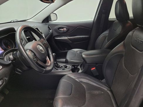 Used 2019 Jeep Cherokee Limited image 17
