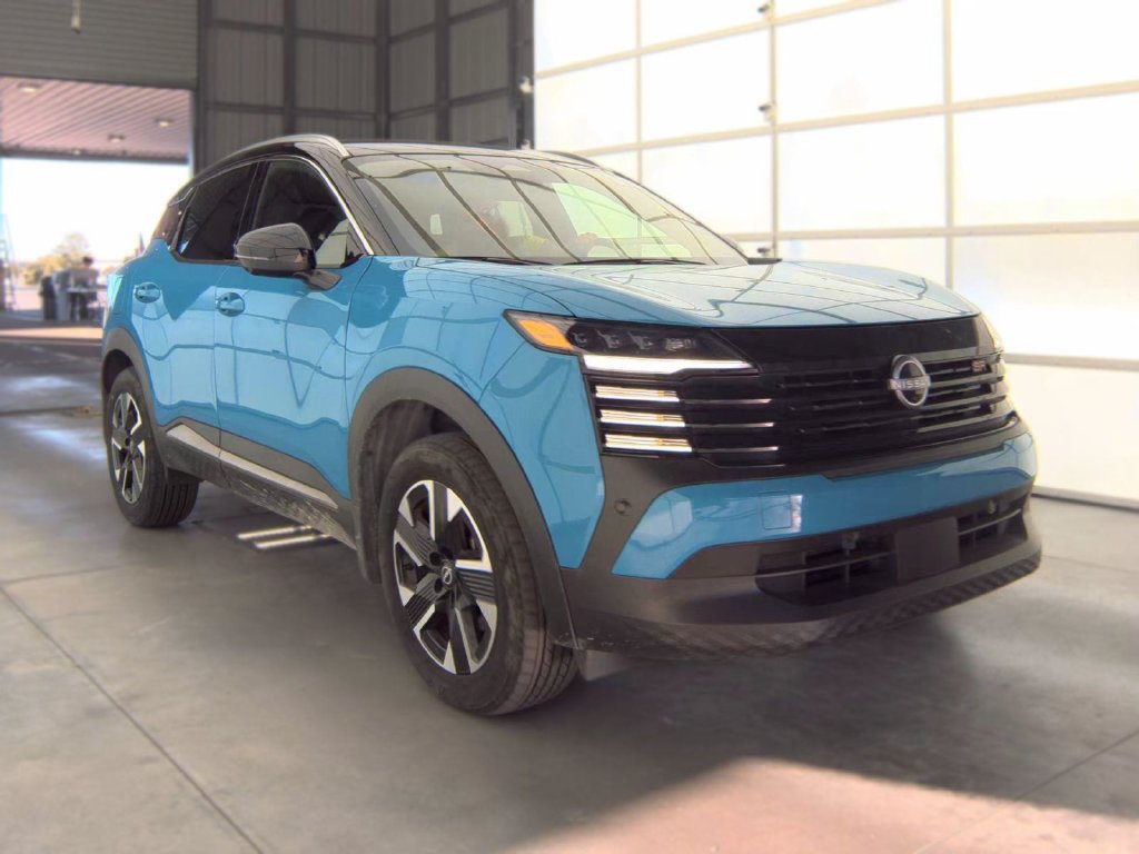 Used 2025 Nissan Kicks SR FWD image 5