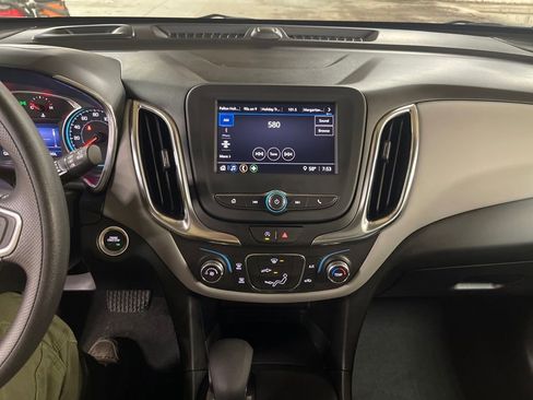 Certified 2022 Chevrolet Equinox LS w/ LS Convenience Package image 18