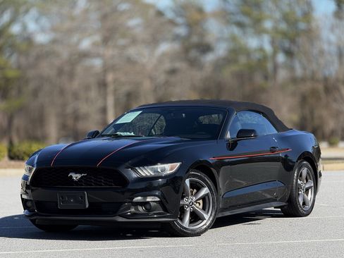 Used 2015 Ford Mustang V6 w/ Equipment Group 051A image 7