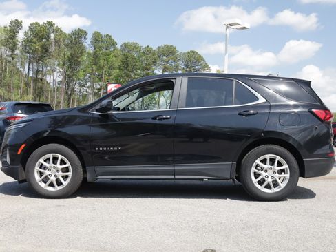 Used 2024 Chevrolet Equinox LT image 2