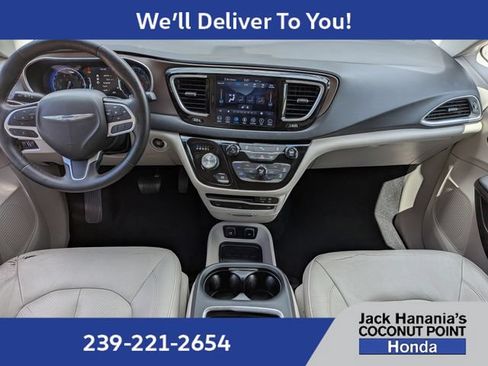 Used 2019 Chrysler Pacifica Touring-L Plus w/ Tire & Wheel Group FWD image 19