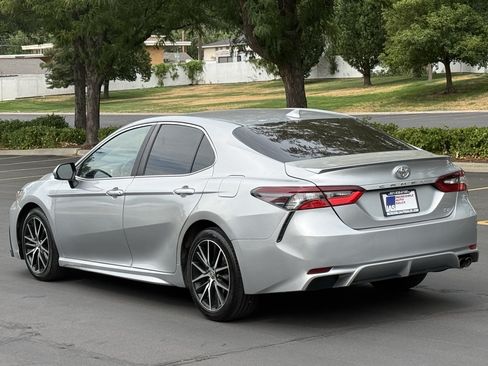 Used 2021 Toyota Camry SE FWD image 6