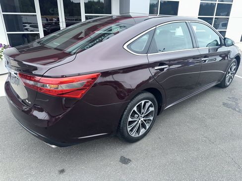 Used 2017 Toyota Avalon XLE w/ Carpet Mat Package FWD image 8