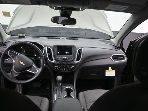 Used 2023 Chevrolet Equinox LT FWD image 16