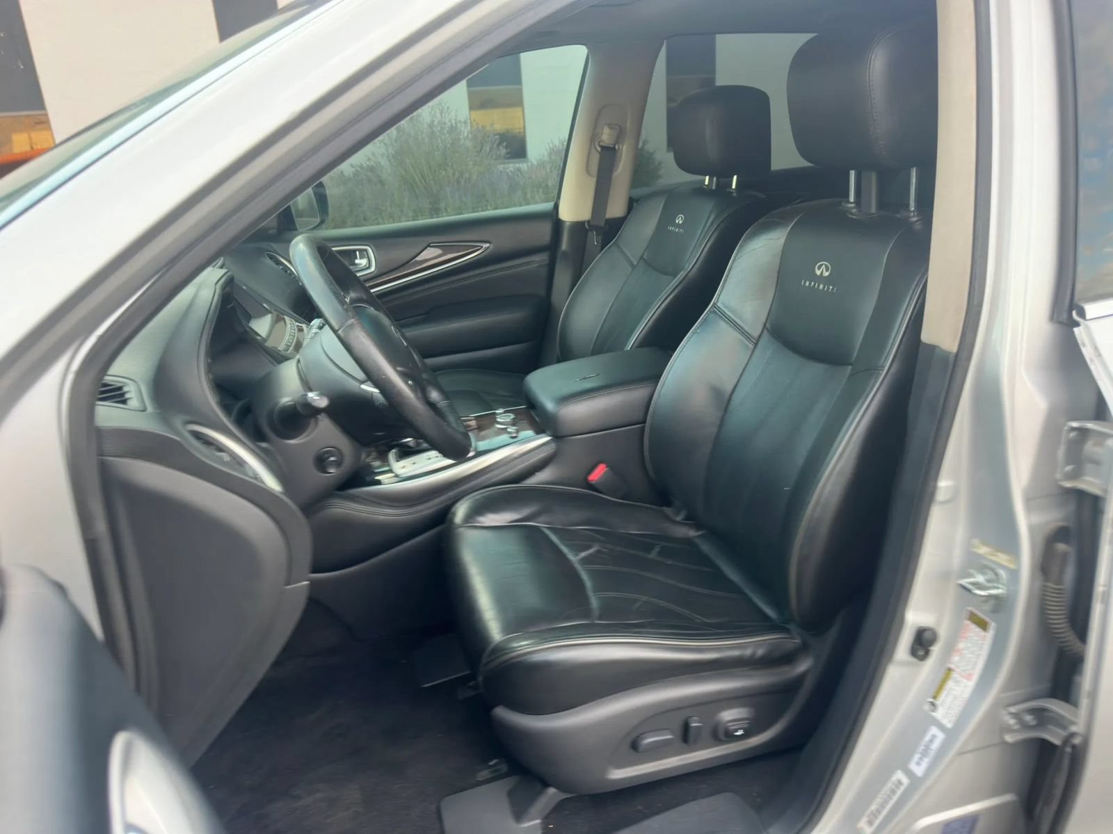 Used 2013 INFINITI JX35 AWD w/ Premium Pkg image 10