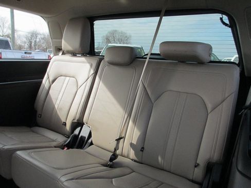 Used 2024 Ford Expedition Limited image 22