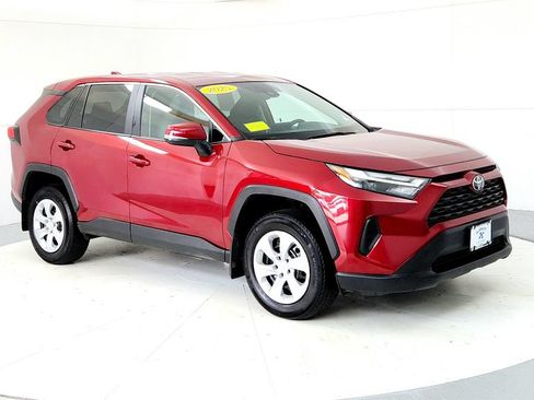 Used 2025 Toyota RAV4 LE AWD/4WD image 7