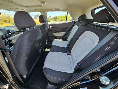 Used 2020 Hyundai Venue SEL w/ Convenience Package FWD image 18