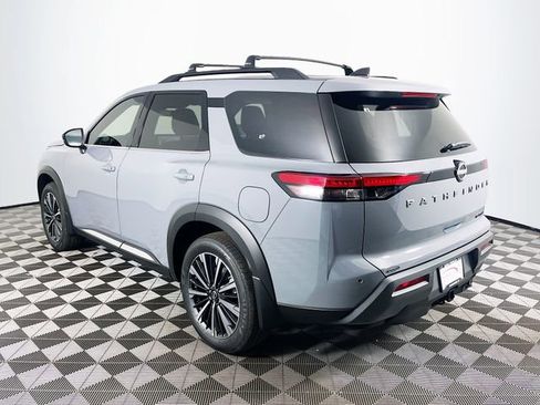 New 2026 Nissan Pathfinder Platinum FWD image 5