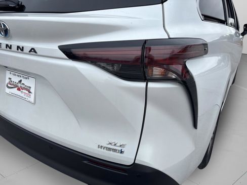 Used 2024 Toyota Sienna XLE image 43