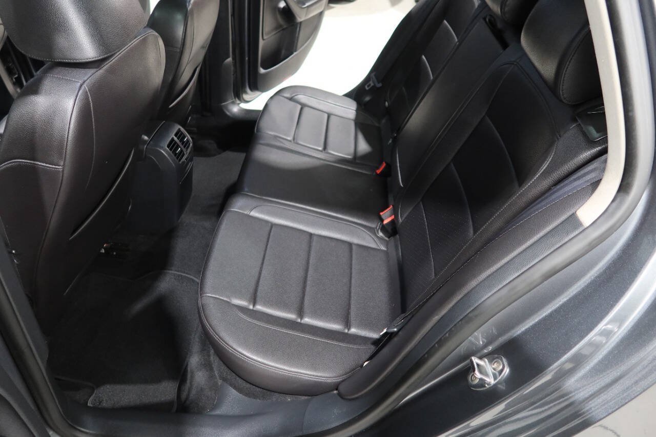 Used 2013 Volkswagen Jetta TDI FWD image 17