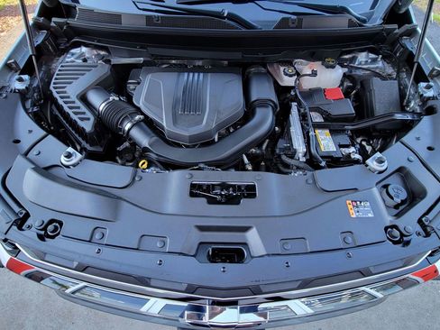 Used 2025 Chevrolet Traverse LT w/ Driver Confidence Package FWD image 19