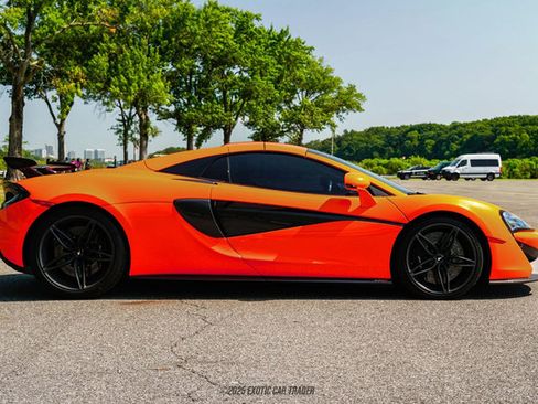 Used 2019 McLaren 570S Spider image 18