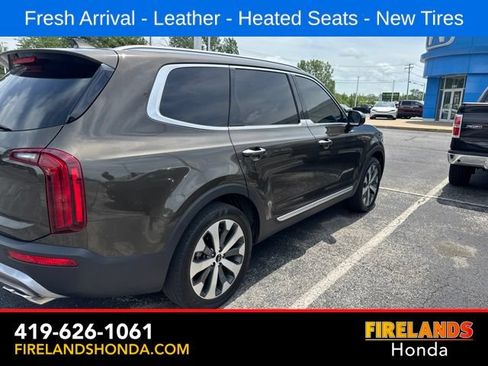 Used 2022 Kia Telluride S FWD image 7