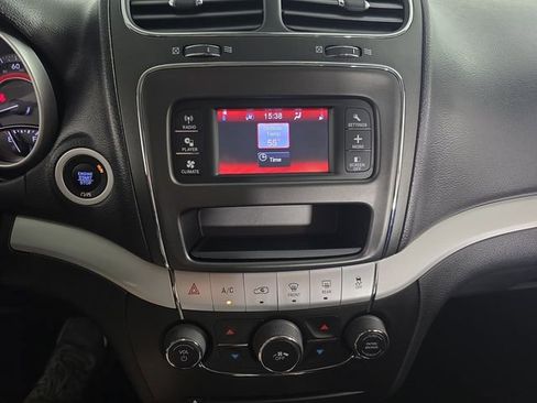 Used 2019 Dodge Journey SE w/ Premium Group image 13