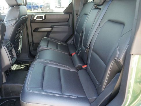 Used 2025 Ford Bronco Badlands AWD/4WD image 16