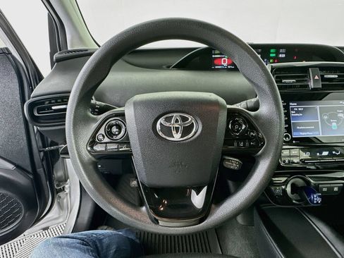 Used 2022 Toyota Prius L Eco FWD image 12