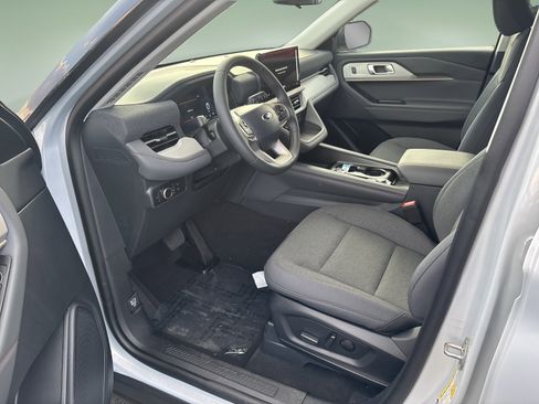 Used 2026 Ford Explorer Active AWD/4WD image 18