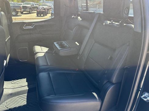 Used 2022 Chevrolet Silverado 1500 LTZ AWD/4WD image 38