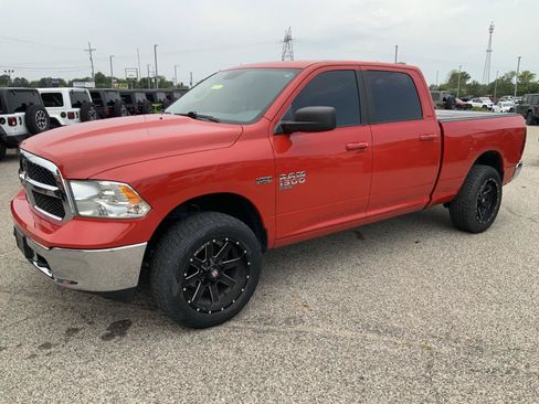 Used 2019 RAM 1500 Classic SLT AWD/4WD image 4