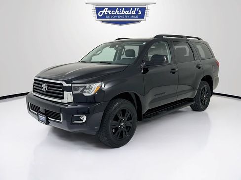Used 2018 Toyota Sequoia TRD Sport AWD/4WD image 3