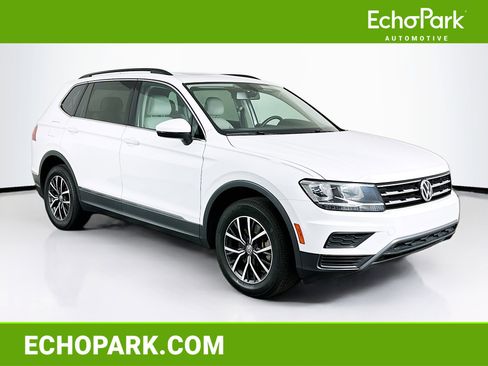 Used 2020 Volkswagen Tiguan SE w/ Panoramic Sunroof Package FWD image 1