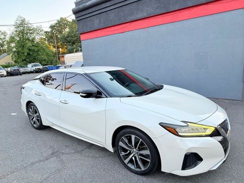 Used 2019 Nissan Maxima 3.5 SV w/ Floor Mat Group FWD image 8