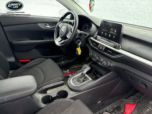 Used 2021 Kia Forte LXS image 9