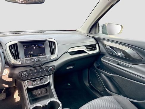 Used 2022 GMC Terrain SLE image 23