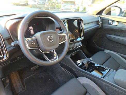 Certified 2024 Volvo XC40 Recharge Core w/ Protection Package Premier image 7